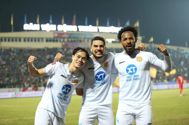 Dàn nội binh giàu kinh nghiệm kết hợp ngoại binh chất lượng tạo nên chiều sâu cho đội hình Nam Định