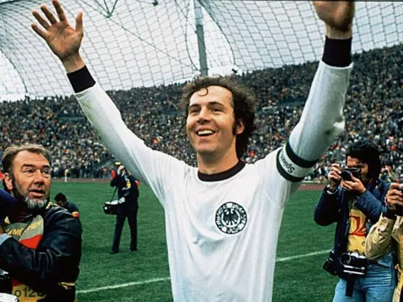 Cruyff, Beckenbauer và Di Stéfano tạo ra những ảnh hưởng vượt xa thống kê cá nhân nhờ đóng góp chiến thuật và tư duy chơi bóng.