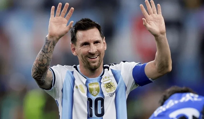 Lionel Messi tạo sức ép lớn lên Mbappé với tám bàn và bốn đường kiến tạo