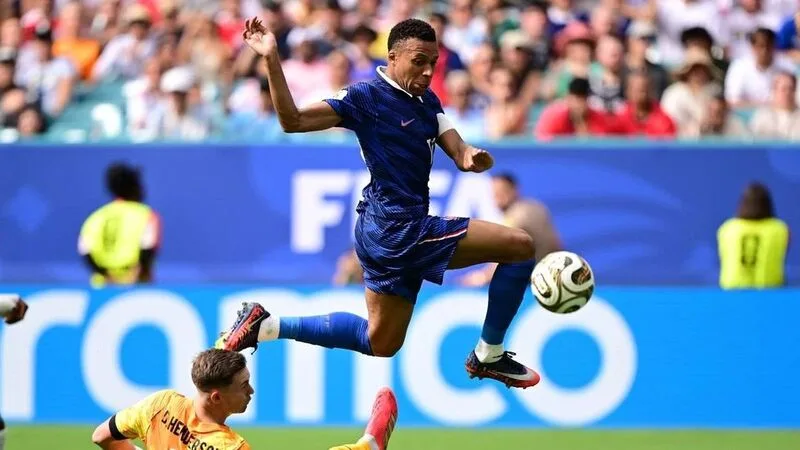 Kylian Mbappé giành dnah hiệu Chiếc giày vàng WC 2026 sau khi ghi 10 bàn cho đội tuyển Pháp.