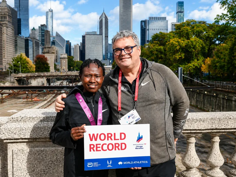 Ruth Chepngetich trở thành nữ vận động viên đầu tiên hoàn thành marathon dưới 2:10 trong một thành tích đủ điều kiện công nhận kỷ lục.